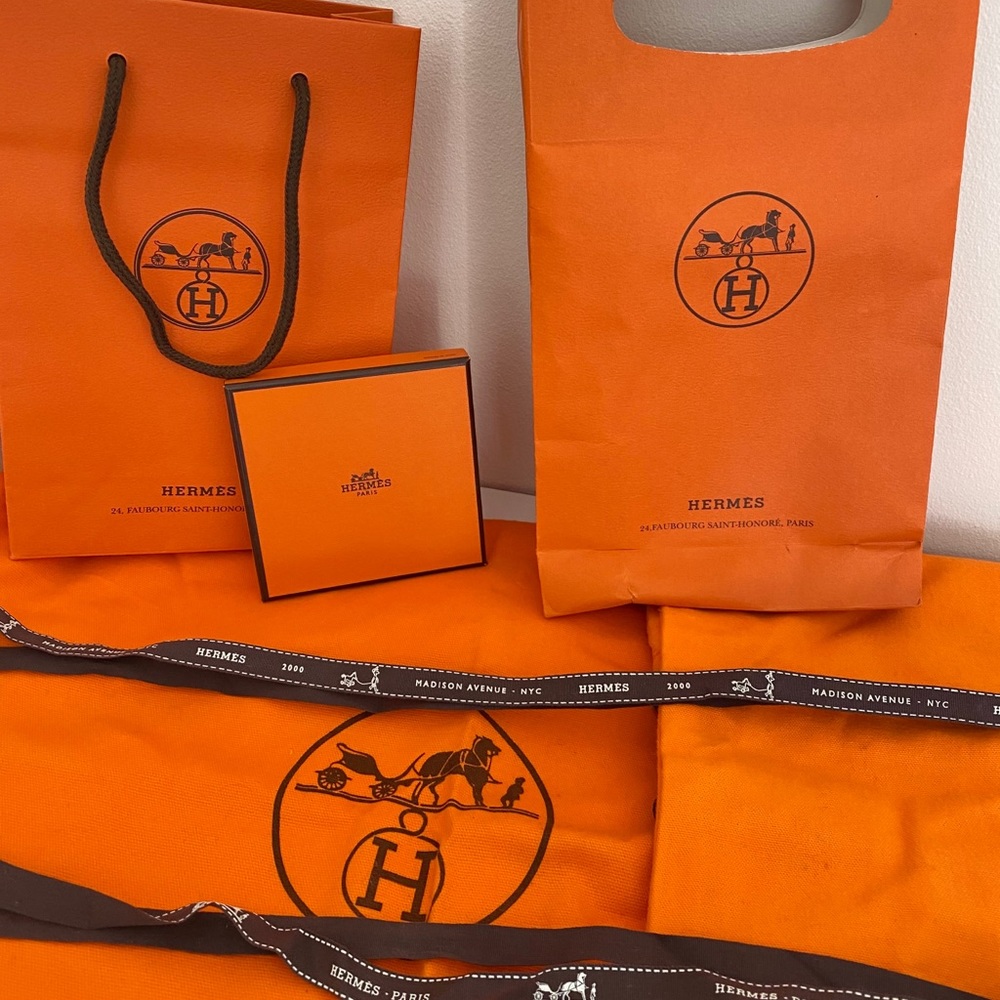 Lot Genuine Hermès shopping bags, Box, Dust Bags